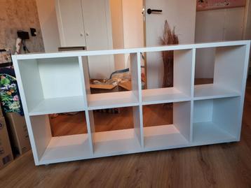 Kast met 8 vakken - Zo goed als nieuw! beschikbaar voor biedingen