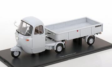 1:18 Vespa Pantero - 1964 - Solid grey - Inclusief vitrine! beschikbaar voor biedingen
