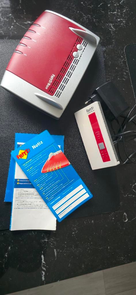 Fritzbox en Repeater - zgan, Ophalen of Verzenden, Gebruikt, Router, Fritzbox