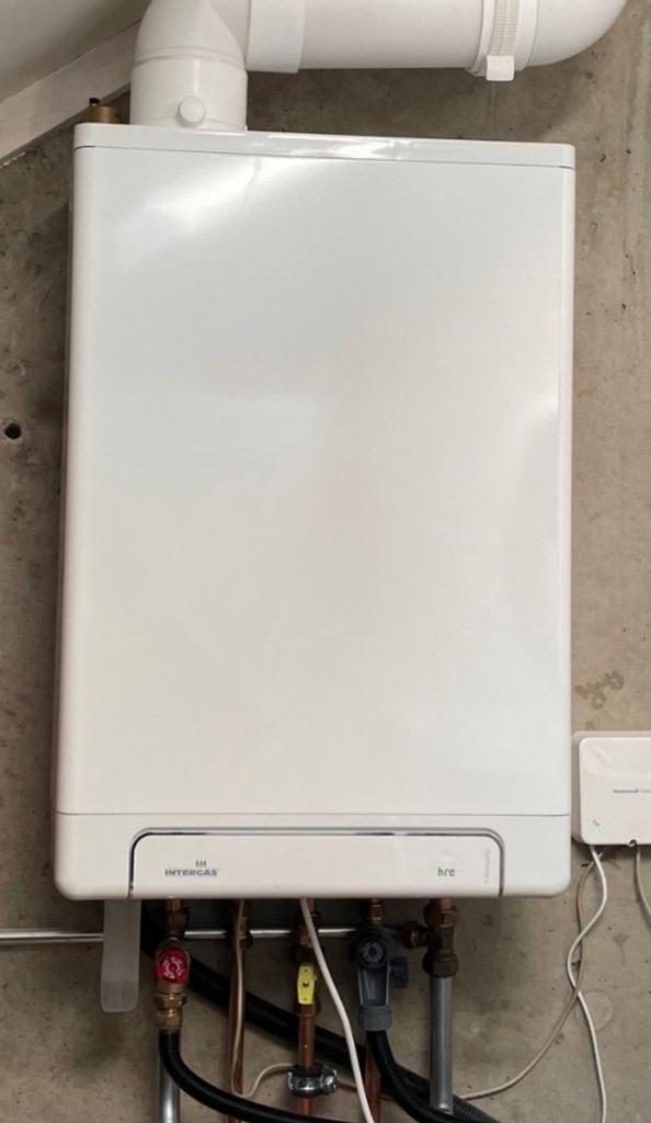 Intergas Kombi Kompakt HRE 28/24 cv ketel. Cw4 2021, Doe-het-zelf en Verbouw, Verwarming en Radiatoren, Zo goed als nieuw, Cv-ketel of Combi-ketel