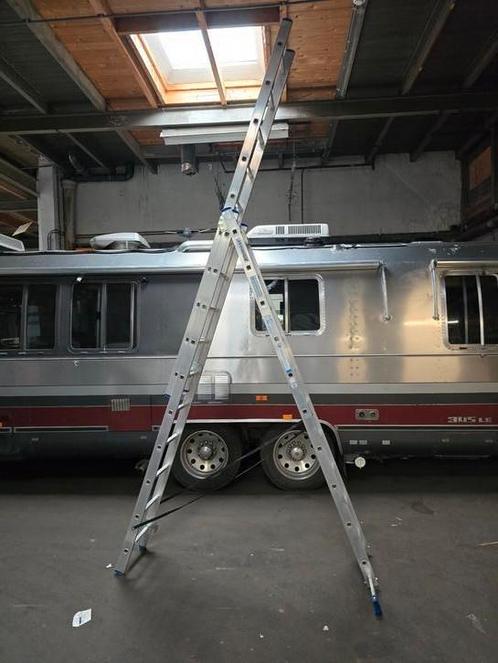 Reform vouwladder 3x10 treden – Professioneel, lichte schade, Doe-het-zelf en Verbouw, Ladders en Trappen, Zo goed als nieuw, 4 meter of meer