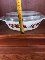 Vintage Schaal met Design arcopal, Huis en Inrichting, Keuken | Servies, Ophalen