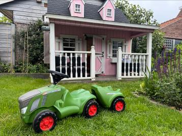 Looptractor fendt met aanhangwagen beschikbaar voor biedingen