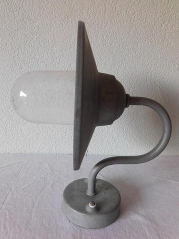 Vintage industriële wandlamp van zink, gemaakt door Massive beschikbaar voor biedingen