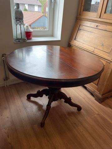Antieke Notenhouten tafel 120cm uitklapbaar beschikbaar voor biedingen