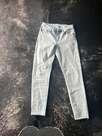 Red Button jeans mt 38 beschikbaar voor biedingen
