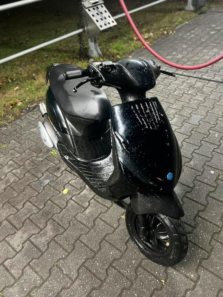Piaggio zip 70cc 2 takt, Fietsen en Brommers, Scooters | Piaggio, Zo goed als nieuw, Zip, Maximaal 45 km/u, Tweetakt, Ophalen