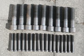 26 x cilinderkopbouten (2 maten: M16 en M30) beschikbaar voor biedingen