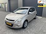 Hyundai i20 1.2i DynamicVersion|ElektrischeRamen|Nw Ap|Airco, 450 kg, Gebruikt, 4 cilinders, Origineel Nederlands