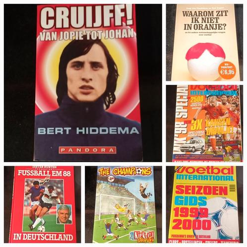 Meer dan 100 stuks voetbal artikelen., Verzamelen, Sportartikelen en Voetbal, Gebruikt, Ophalen