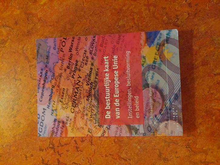 De bestuurlijke kaart van de Europese Unie, Boeken, Politiek en Maatschappij, Zo goed als nieuw, Nederland, Ophalen of Verzenden