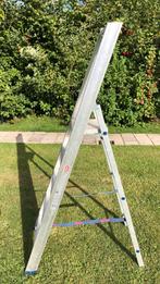 Mooie altrex trap, Doe-het-zelf en Verbouw, Ladders en Trappen, Ophalen, Zo goed als nieuw, Minder dan 2 meter