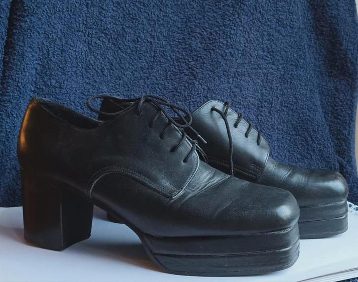 Schoenen Zwart leder met plateauzool en blokhak.mt 41, Kleding | Dames, Schoenen, Gedragen, Overige typen, Zwart, Ophalen of Verzenden