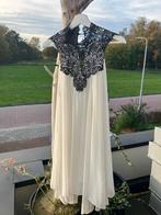 Jurk wit met zwart kant, Kleding | Dames, Gelegenheidskleding, Overige typen, Maat 42/44 (L), Ophalen of Verzenden, Zo goed als nieuw