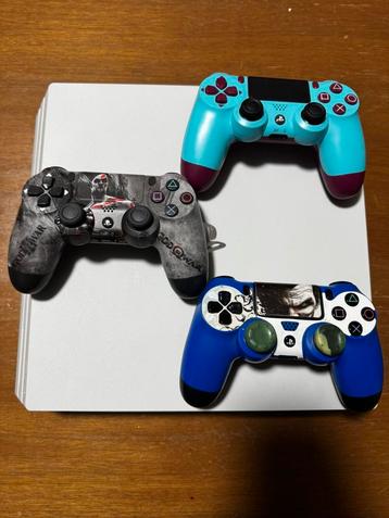 Playstation 4 Pro White beschikbaar voor biedingen