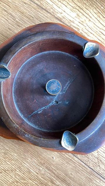 Houten Asbak met Oude Nederlandse Guldens beschikbaar voor biedingen