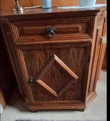 Leuk hal kastje beschikbaar voor biedingen