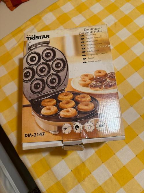 Tristar Donut maker ( nooit gebruikt ), Hobby en Vrije tijd, Taarten en Cupcakes maken, Nieuw, Bakvorm, Cupcakes, Ophalen of Verzenden