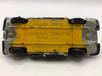Corgi Toys Chevrolet Corevette Sting Ray -REPAINT- M24, Gebruikt, Auto, Corgi, Ophalen of Verzenden