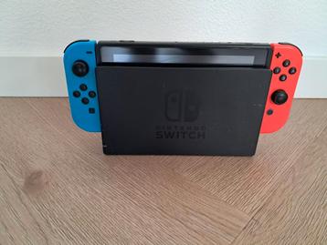 Nintendo Switch met 2 controllers + accessoires beschikbaar voor biedingen