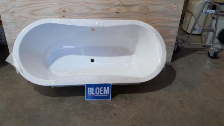 Bad, Ligbad Polyester Nieuw Showroom modellen, Huis en Inrichting, Woonaccessoires | Overige, Zo goed als nieuw, Ophalen