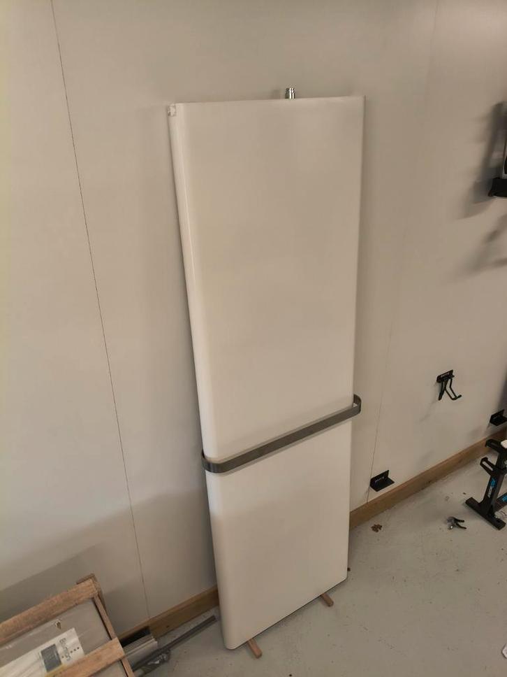 Radson paros e design radiator elektrisch, Doe-het-zelf en Verbouw, Verwarming en Radiatoren, Zo goed als nieuw, Radiator, 80 cm of meer