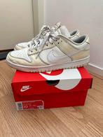 Nike Dunk Low Coconut - Maat 44, Kleding | Heren, Schoenen, Ophalen of Verzenden, Gedragen