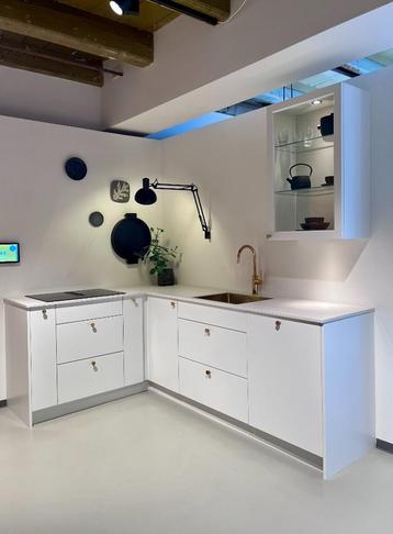 Kvik VEDA White keuken | Deens design | Incl. apparatuur