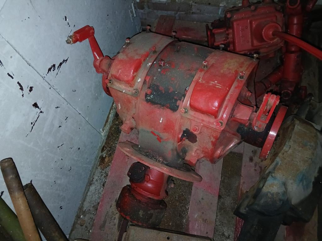 T16 carrier finaldrive., Ophalen, Gebruikt