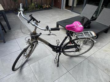 BATAVUS DAMESFIETS 8 VERSNELLINGEN RIJDT PRIMA 2 SLOTEN beschikbaar voor biedingen