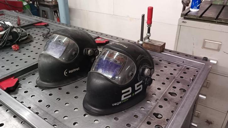 2 stuks  Optrel lashelmen, Doe-het-zelf en Verbouw, Laskappen, Gebruikt, Ophalen of Verzenden