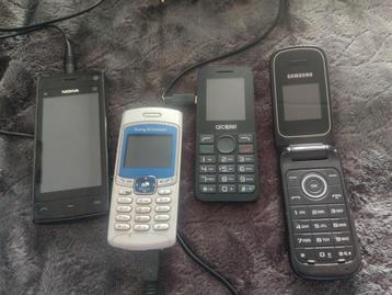 4 oudjes  nokia sony ericson alcatel samsung beschikbaar voor biedingen