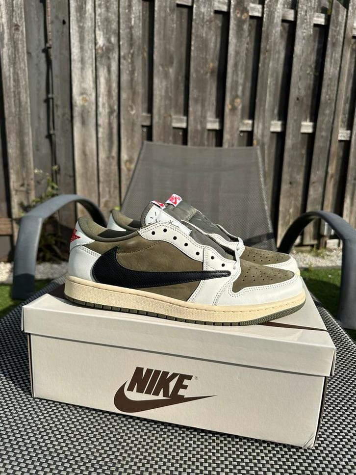 Jordan 1 Low “Travis Scott Medium Olive” 44, Kleding | Heren, Schoenen, Nieuw, Sneakers of Gympen, Overige kleuren, Ophalen of Verzenden