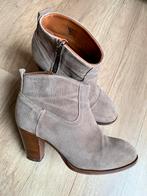 Fred de la Bretoniere, beige/grijs suède enkellaars mt 41., Fred de la Bretoniere, Beige, Lage of Enkellaarzen, Ophalen of Verzenden