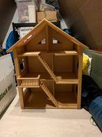 Groot houten poppenhuis met veel meubels, Kinderen en Baby's, Speelgoed | Poppenhuizen, Ophalen, Gebruikt, Poppenhuis