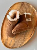 UGG Erin slofje maat 25/26, Schoentjes, UGG, Jongetje of Meisje, Nieuw