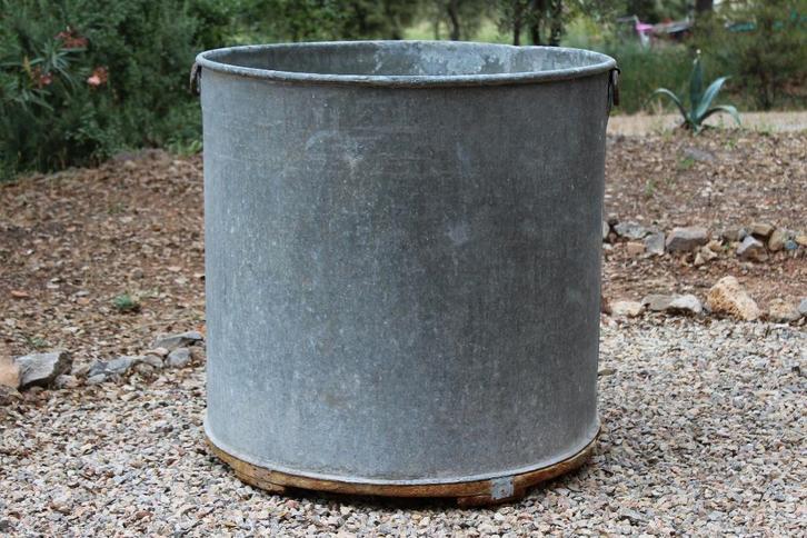 Brocante - Enorm grote zinken druivenbak!, Antiek en Kunst, Curiosa en Brocante, Ophalen