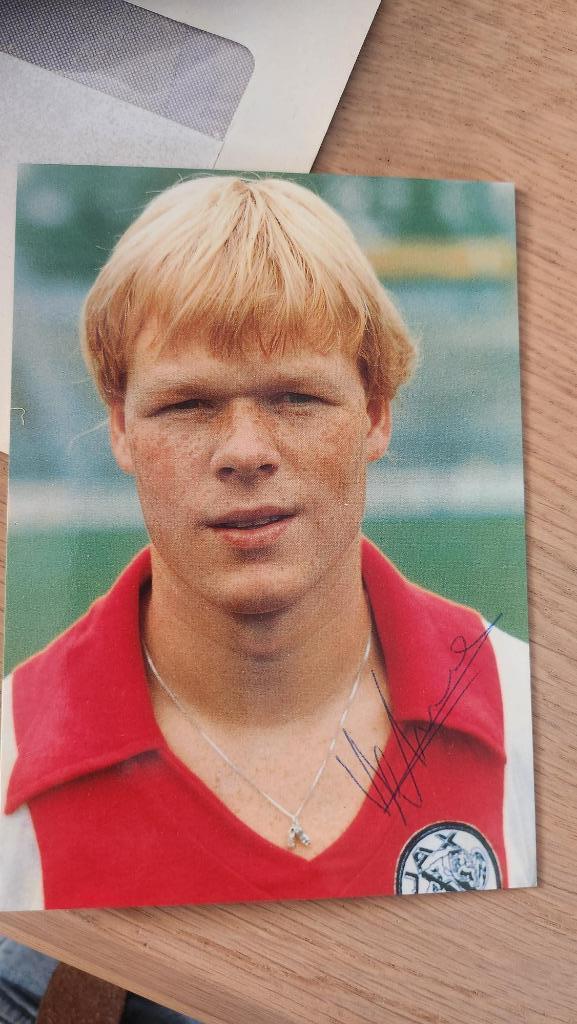 Ronald Koeman Ajax spelerskaart met handtekening, Verzamelen, Sportartikelen en Voetbal, Zo goed als nieuw, Spelerskaart, Buitenlandse clubs