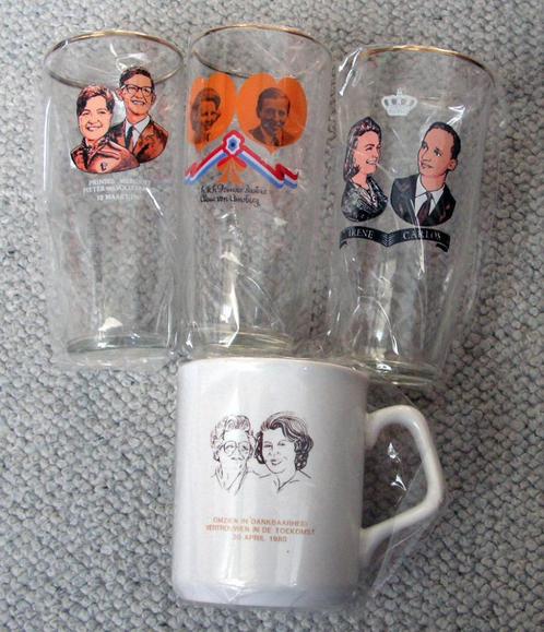 Koninklijk huis oudere serie 3 Glazen en 1 beker ZGAN, Verzamelen, Koninklijk Huis en Royalty, Zo goed als nieuw, Servies, Nederland