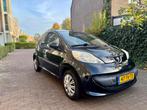 Peugeot 107 1.0 12V 5DR 2007 Zwart, Auto's, Peugeot, Voorwielaandrijving, Stof, 4 stoelen, Origineel Nederlands