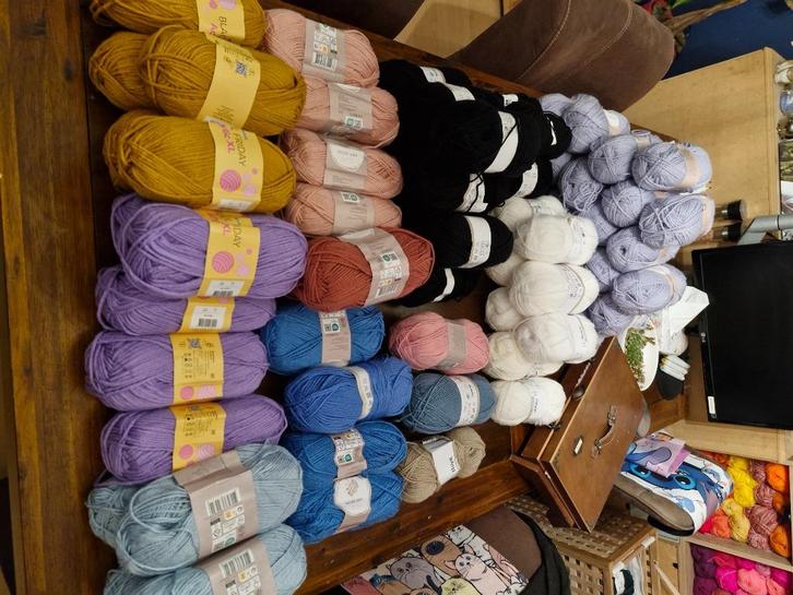 Haak of brei garen , action/zeeman, Hobby en Vrije tijd, Breien en Haken, Zo goed als nieuw, Breien of Haken, Wol of Garen, Ophalen of Verzenden