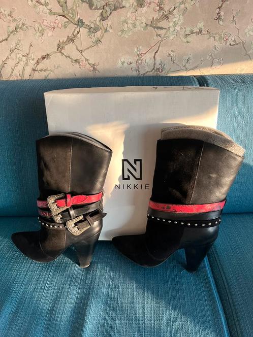 Nikkie laarsjes maat 38, Kleding | Dames, Schoenen, Zo goed als nieuw, Lage of Enkellaarzen, Zwart, Ophalen of Verzenden