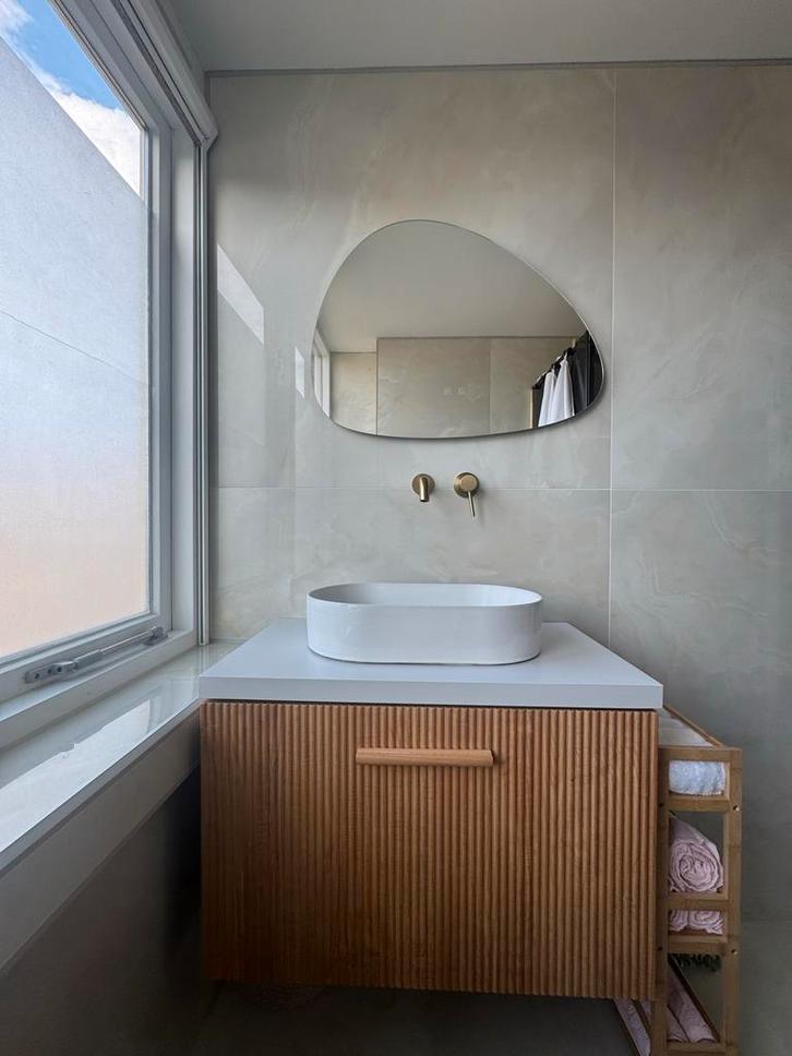 Actie! Badkamermeubel + wasbak + verwarmde LED spiegel, Huis en Inrichting, Badkamer | Badkamermeubels, Nieuw, Wastafelkast, Minder dan 100 cm