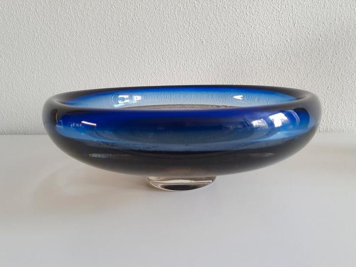 Glazen schaal - Willem Heesen, Antiek en Kunst, Antiek | Glas en Kristal, Ophalen
