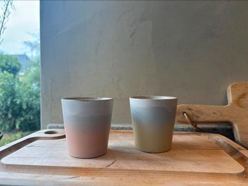 HK Living kopjes/mokjes 2 stuks, Huis en Inrichting, Keuken | Servies, Gebruikt, Kop(pen) en/of Schotel(s), Overige stijlen, Keramiek