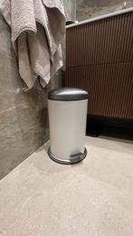 Witte/zilvere pedaalemmer/prullenbak voor badkamer, Huis en Inrichting, Woonaccessoires | Prullenbakken, Ophalen, Kunststof, Met pedaal