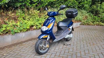 Peugeot Vivacity snorscooter 2005 50cc 2takt 2000km sport beschikbaar voor biedingen
