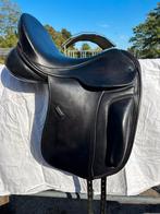 KM dressuur zadel 18” M, Dieren en Toebehoren, Ophalen, Zo goed als nieuw, Dressuur