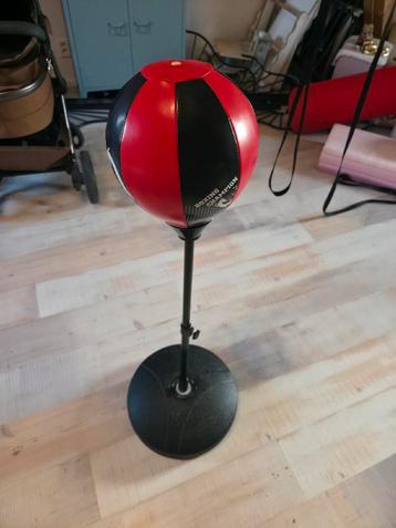 Kickboks set: Stootzak, handschoenen, Bescherming, boksbal beschikbaar voor biedingen