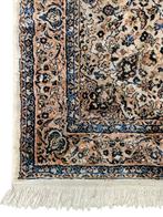 Vintage oosters Persian vloerkleed medallion 95x133cm, Huis en Inrichting, Stoffering | Tapijten en Kleden, Persian Perzisch vintage oosters hype